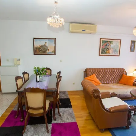 Ivan Centar Makarska